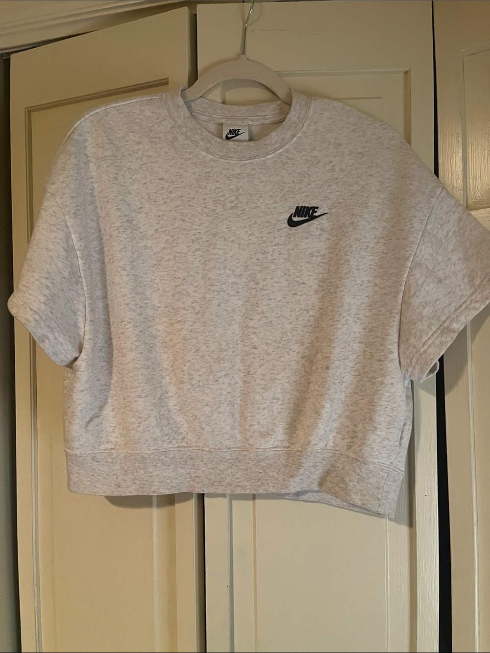 Nike Women’s Heather Light Gray Cropped Sweatshirt